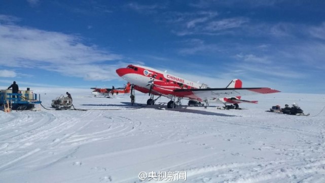 中国“雪鹰601”飞机首次降落南极冰盖之巅