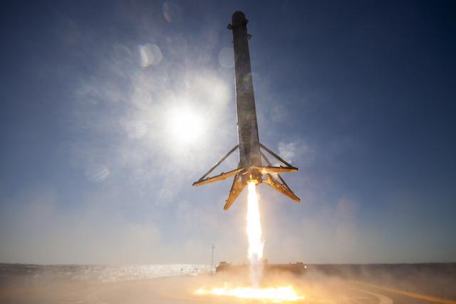 “二手火箭”再上天！SpaceX最快下月彻底掌握火箭复用技术