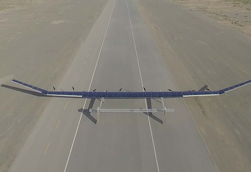 “攀上”两万米天空 我国首个临近空间太阳能无人机试飞成功