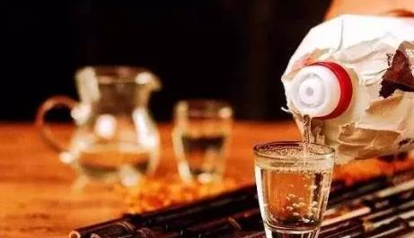 白酒中不能加糖，它的甜味从哪来？丨科普联动窗