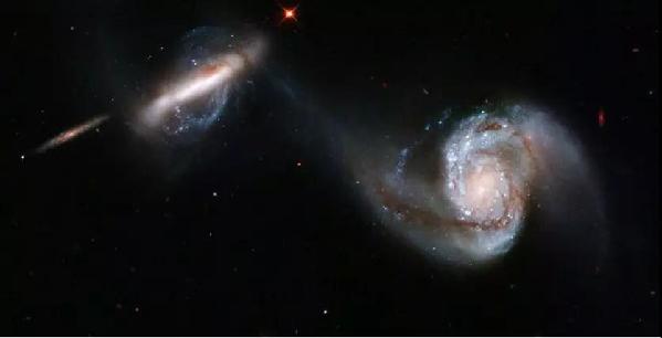 星系是如何成双成对的？