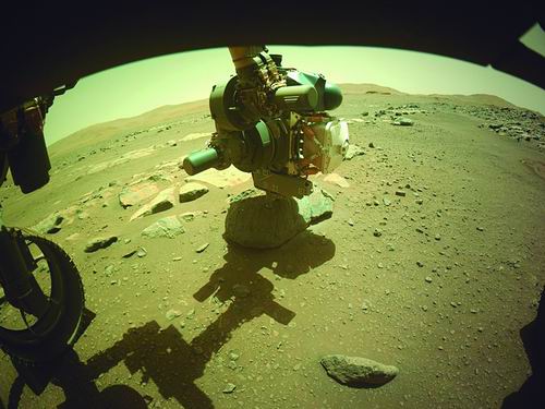 “毅力号”采到首个火星岩石样本