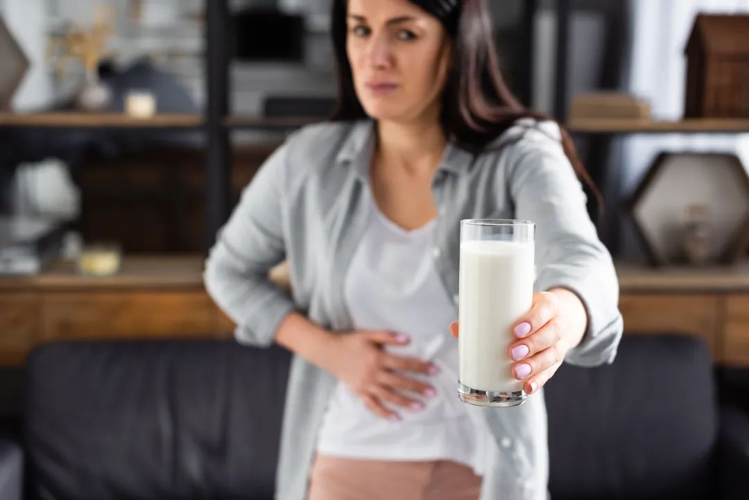 喝牛奶能美白？多喝牛奶能长高？一起了解关于喝牛奶的五个疑问
