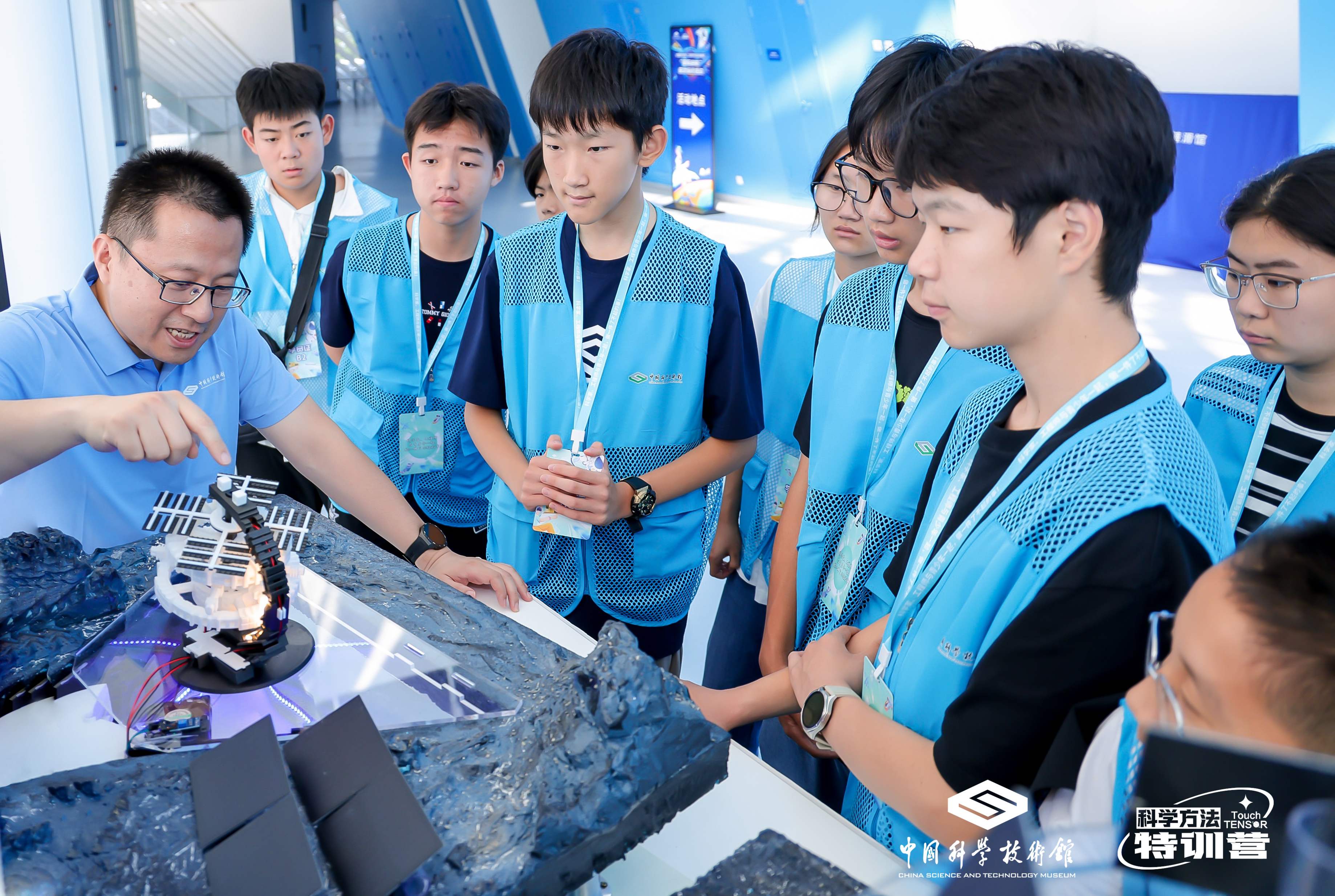 中国科技馆2025年“科学方法特训营”暑期营地活动拉开帷幕