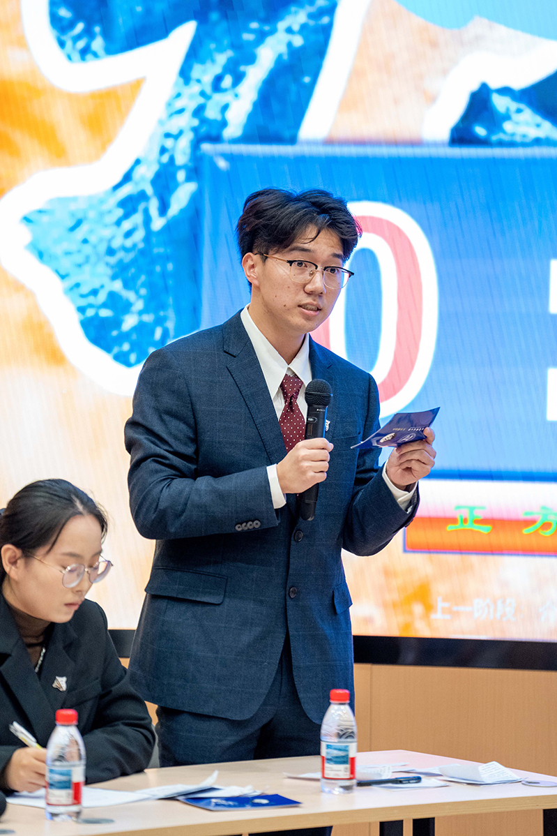 史料为基 思“辩”为媒 专家学者与青年学子共探科技创新之道