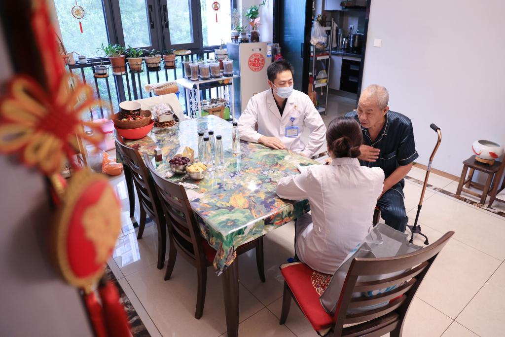 直面上亿慢性病患者,中国如何打好健康“持久战”?