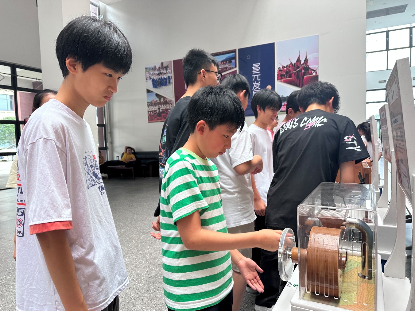 湖北省未来科学节：点燃青少年暑期科学梦
