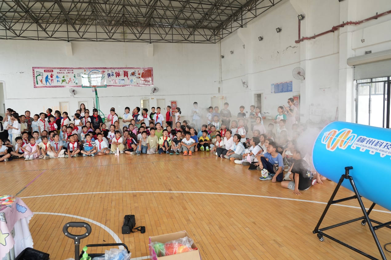 市县科技馆联动，点亮校园侗乡科学之光