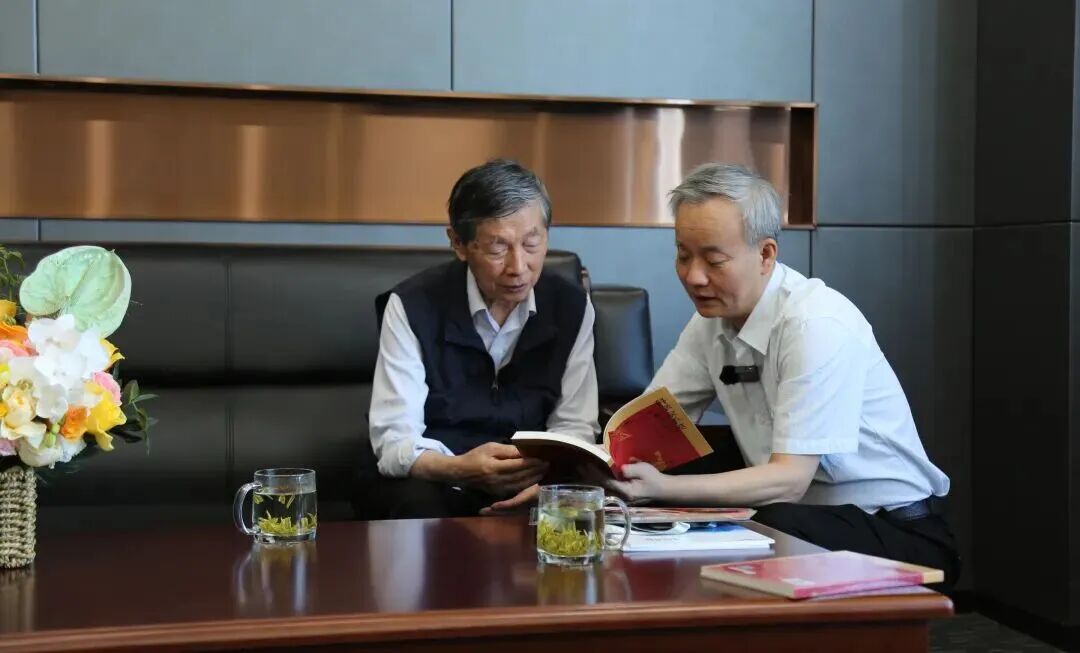 来中国科技馆,和科学家击掌!