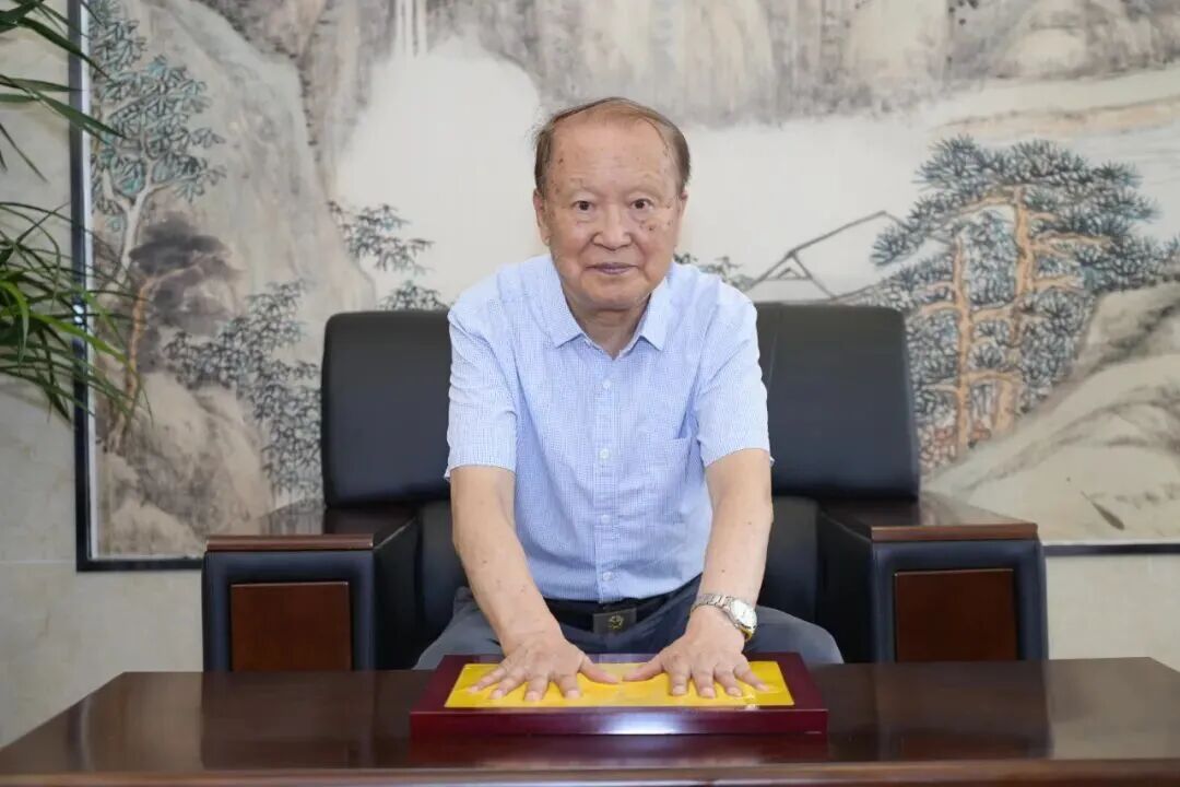 来中国科技馆,和科学家击掌!