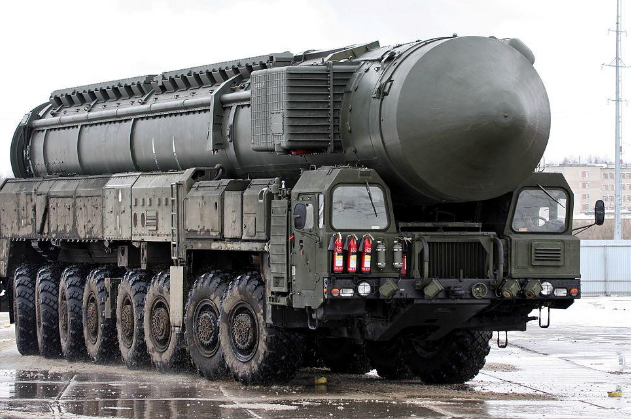 俄罗斯“白杨”洲际弹道导弹打击演练剑指美国