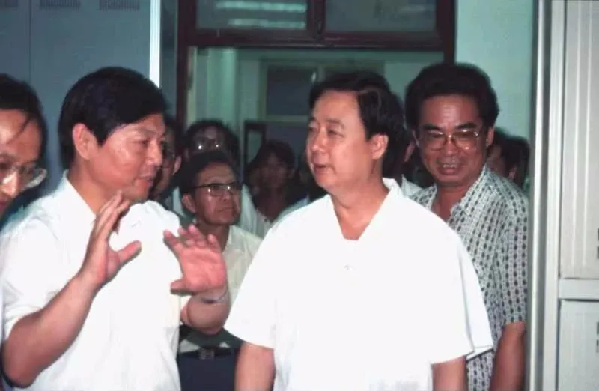 为了创造不可想像的奇迹,他的一生都在“路上” 为了创造不可想像的奇迹,他的一生都在“路上”