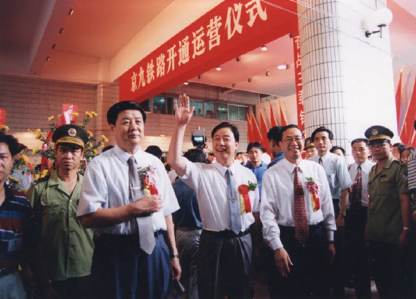 为了创造不可想像的奇迹,他的一生都在“路上” 为了创造不可想像的奇迹,他的一生都在“路上”