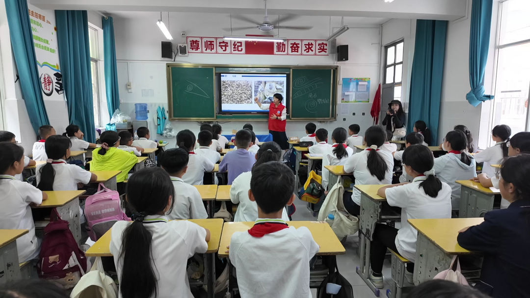 雷山:水产科普进校园 科技志愿服务点亮少年科学梦